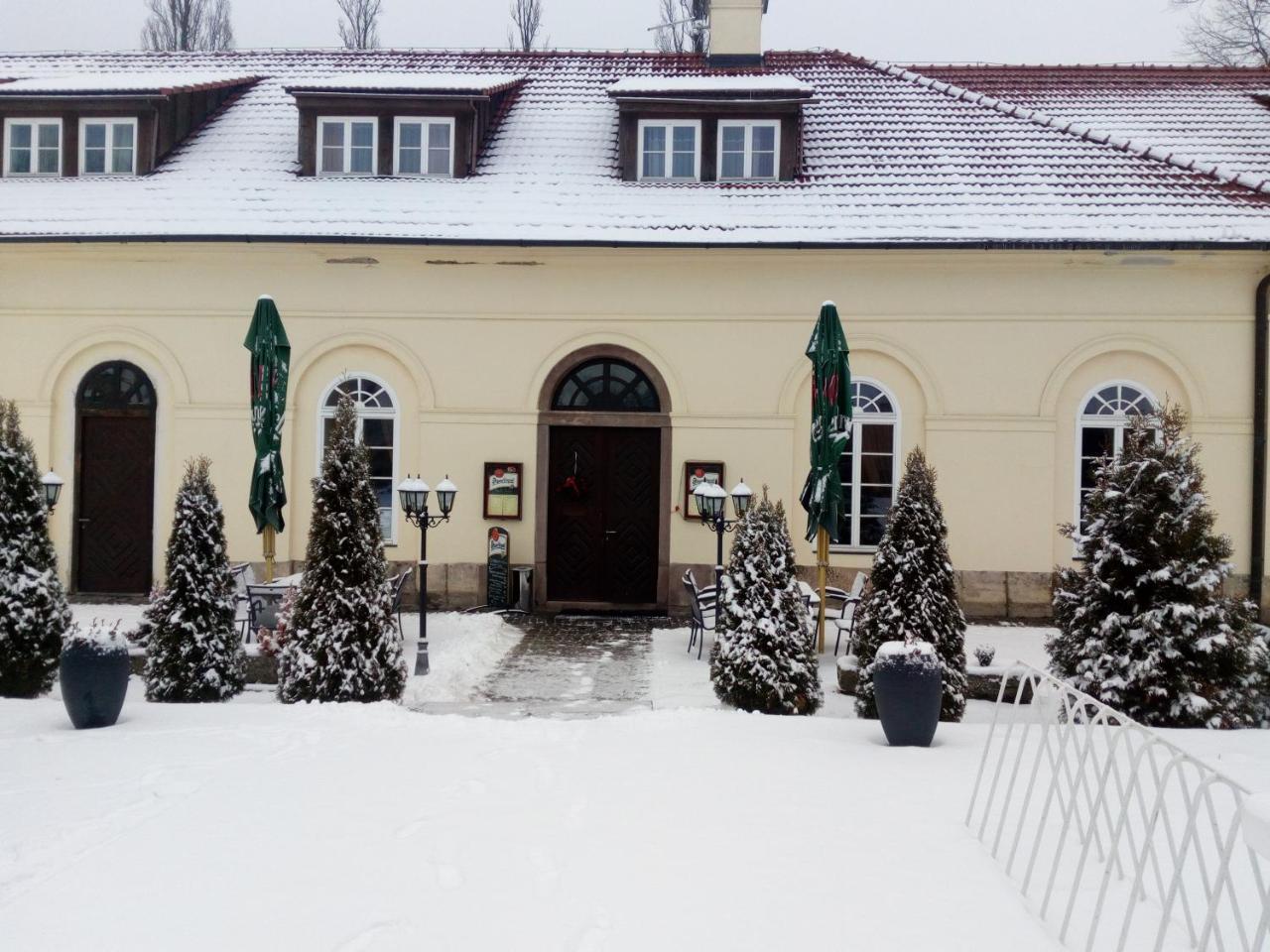 Zamecky Hotel Metternich Velka Hledsebe Exteriör bild